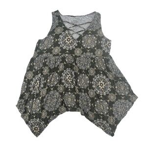 Torrid Green Floral Super Soft Sleeveless Top Size 2 Plus Women’s